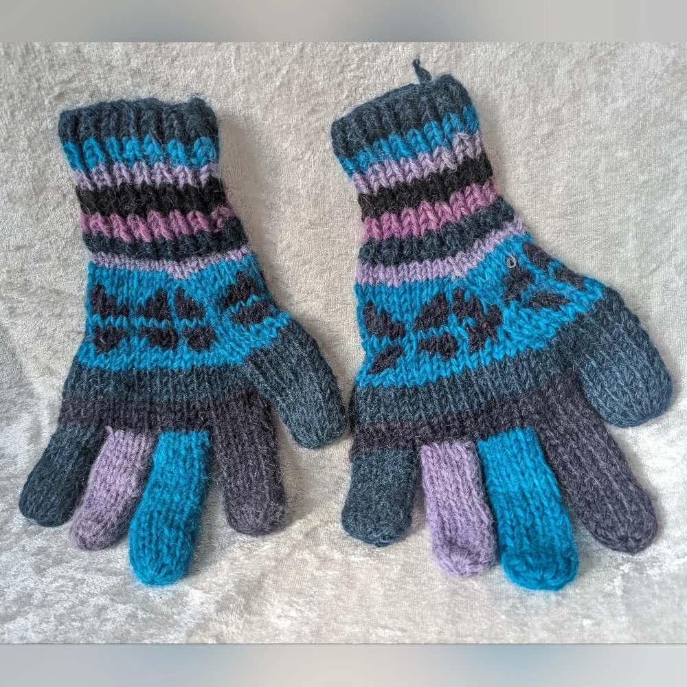 Himalayan Wool Handmade Lost Horizons Blue Purple Gloves